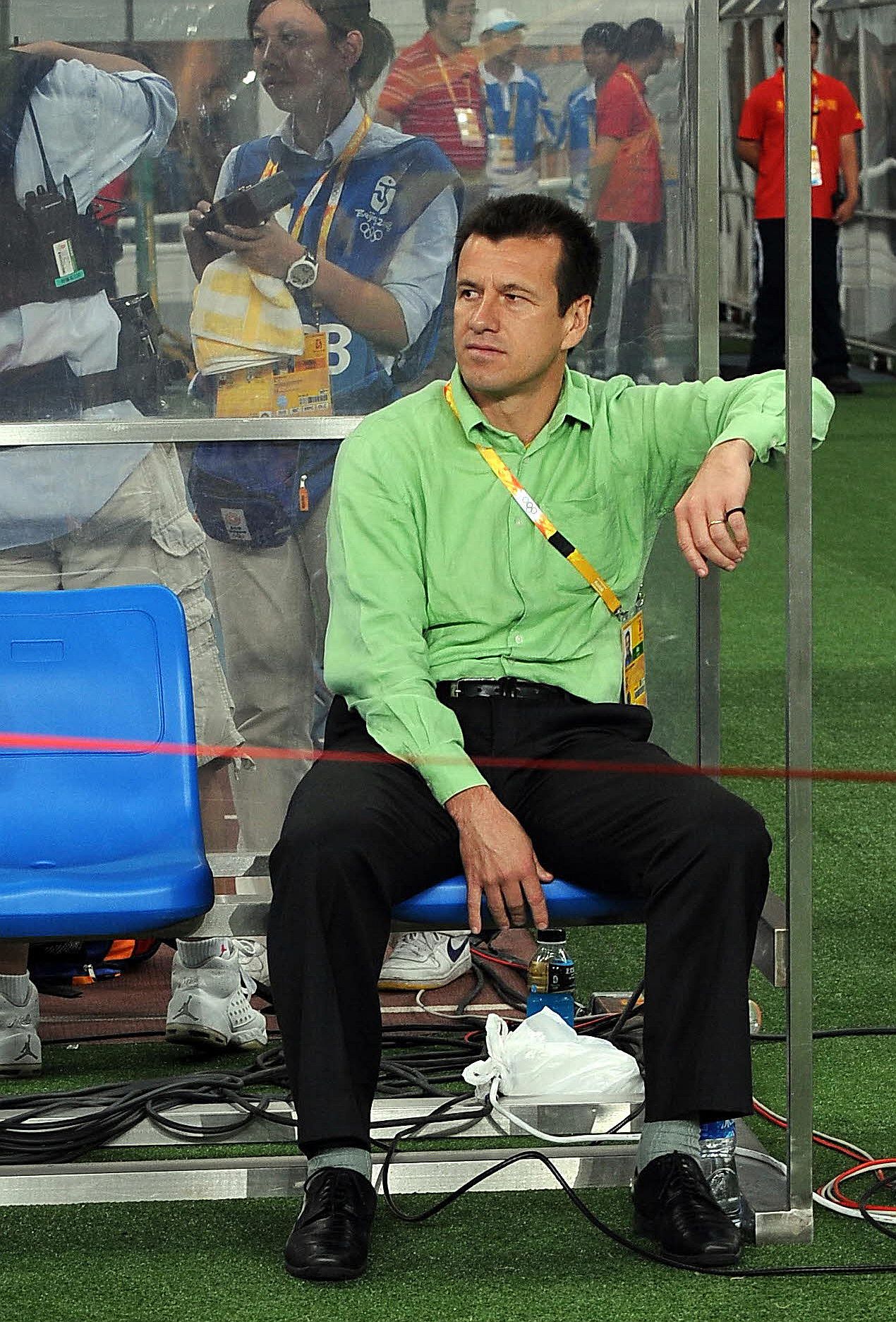 Dunga confia em seu trabalho e diz que continua na seleção brasileira | Hoang Dinh Nam / AFP