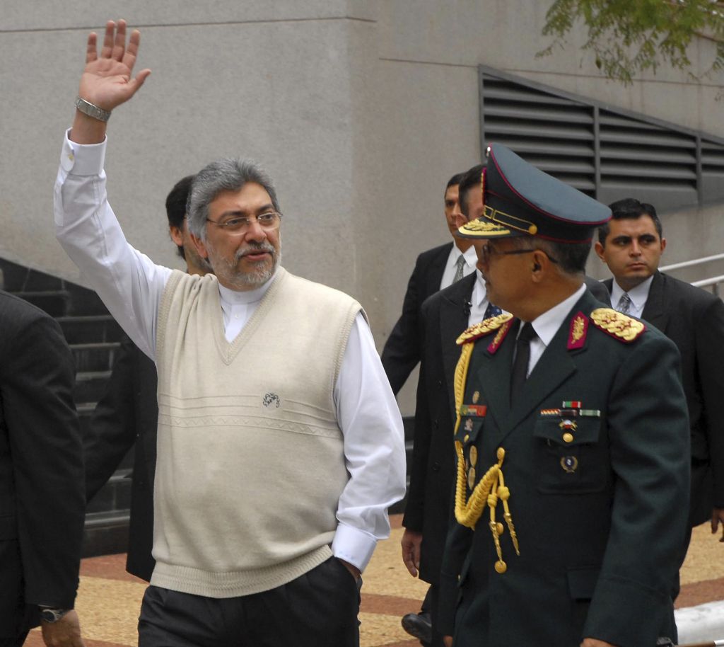 O presidente paraguaio Fernando Lugo durante evento em Assunção: novo governo inicia com várias promessas de reforma | Rafael Urzua/Reuters