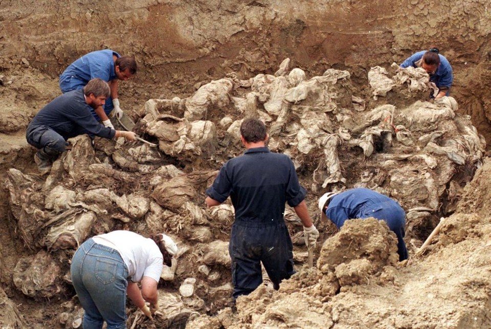 Radovan afirma que houve uma proposta de imunidade do governo norte-americano: contra ele pesa à acusação de genocídio em Srebrenica, cerca de 8.000 mortos, em 1995 | Kevin Coombs / Reuters