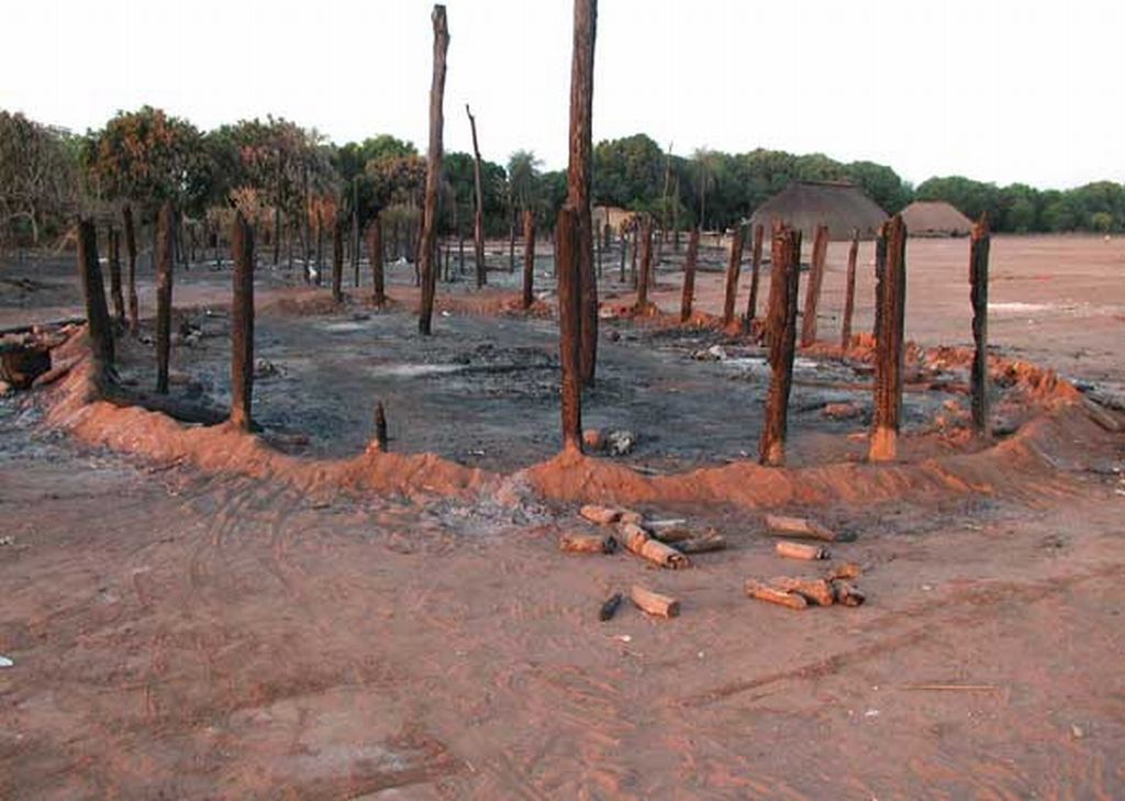 Imagem mostra restos de uma casa que foi queimada na região, que concentra cicatrizes de cidades perdidas de 700 anos | Science/AAAS