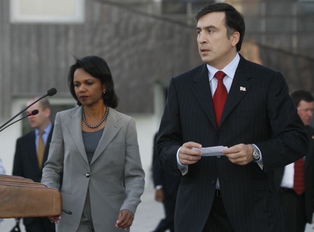 Após conversa com Rice, Saakashvili confirmou o pacto de trégua com a Rússia, negociado diretamente pela França | David Mdzinarishvili / Reuters