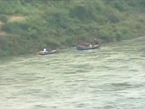Rio Paraná é principal rota do contrabando na fronteira com Paraguai Pequenos barcos que cruzam a fronteira do Paraguai são o principal meio de transporte da rota do contrabando | Reprodução TV Globo
