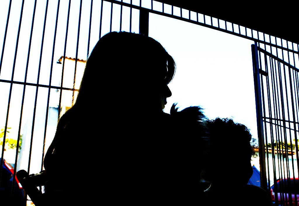 Luana: enquanto o marido tentava desarmar bandidos, ela fugiu com duas crianças | Rodolfo Büher/Gazeta do Povo