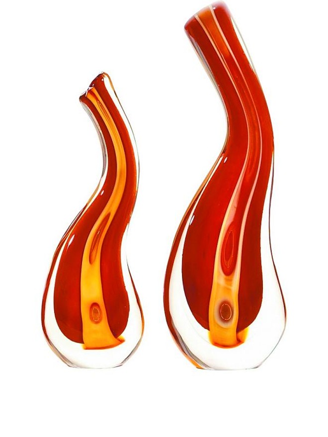 Nas peças da Molinari Design, as formas sinuosas e cores vibrantes dão destaque aos ambientes e valorizam até as decorações mais simples |