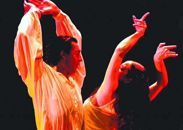 Tablado flamenco- Sábado e domingo, no Teatro Guaíra, baile flamenco com a Compañia Antonio Márquez, o caliente bailarino andaluz na foto. No programa, Antonio, el Embrujo de la Danza e Bolero de Ravel. Olé, imperdível | 