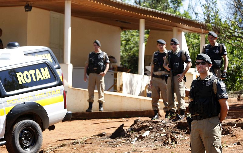 Cerca de 200 policiais participam da força-tarefa para prender os autores da maior chacina da história recente do estado | Rodolfo Bührer/Gazeta do Povo