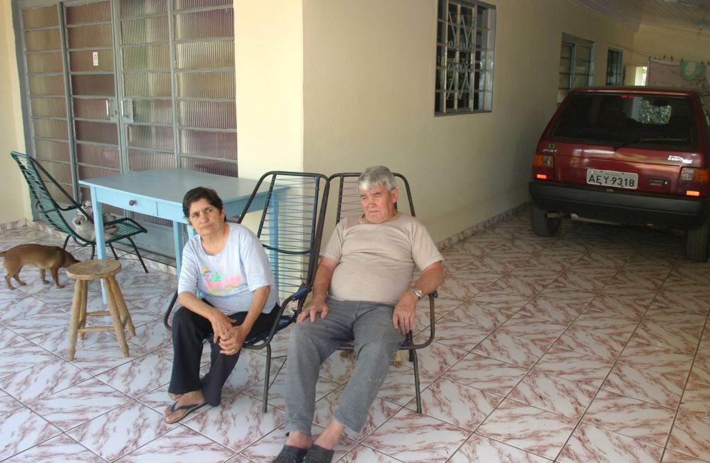 O casal Pedra Ibanhes e Antônio Castro, de Fênix, não permite a colocação de propaganda política na residência: Temos medo" | Dirceu Portugal/Gazeta do Povo