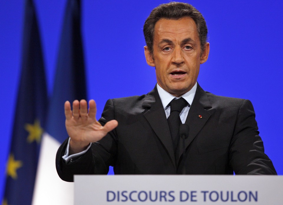 Para Sarkozy, a tese do poder absoluto dos mercados, que não devia ser restringido por nenhuma regra, é uma "idéia louca" | Reuters/Jean-Paul Pelissie