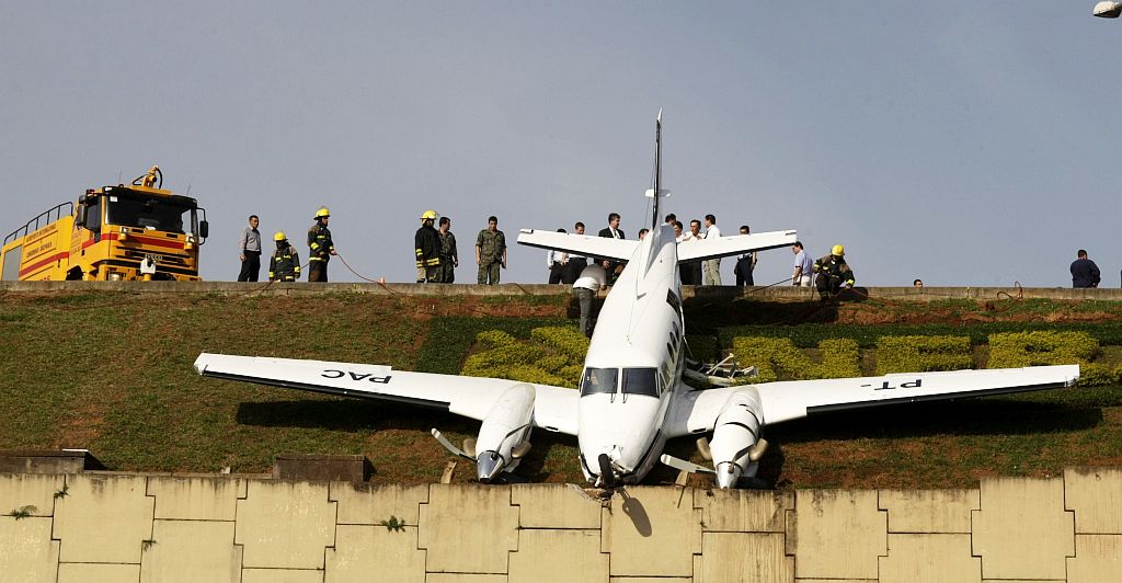 Bimotor King Air da Ultrafarma que ia para São José do Rio Preto sai da pista | Paulo Whitaker/Reuter