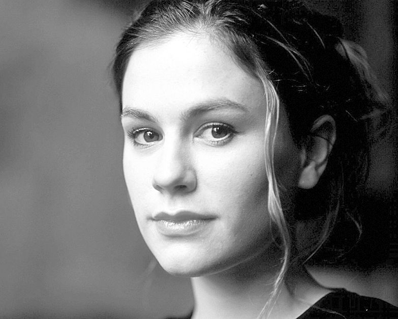 Anna Paquin interpreta uma garçonete que lê mentes em True Blood, do criador de A Sete Palmos | Divulgação