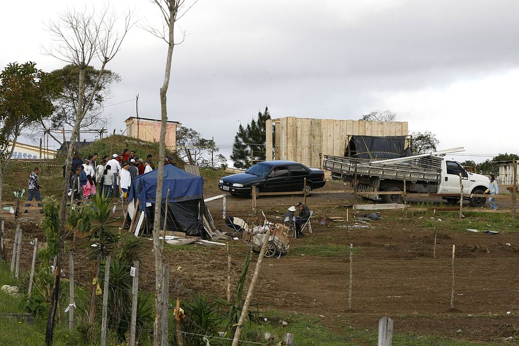 Ocupação no bairro da Fazendinha, em Curitiba | Rodolfo Bührer/Gazeta do Povo