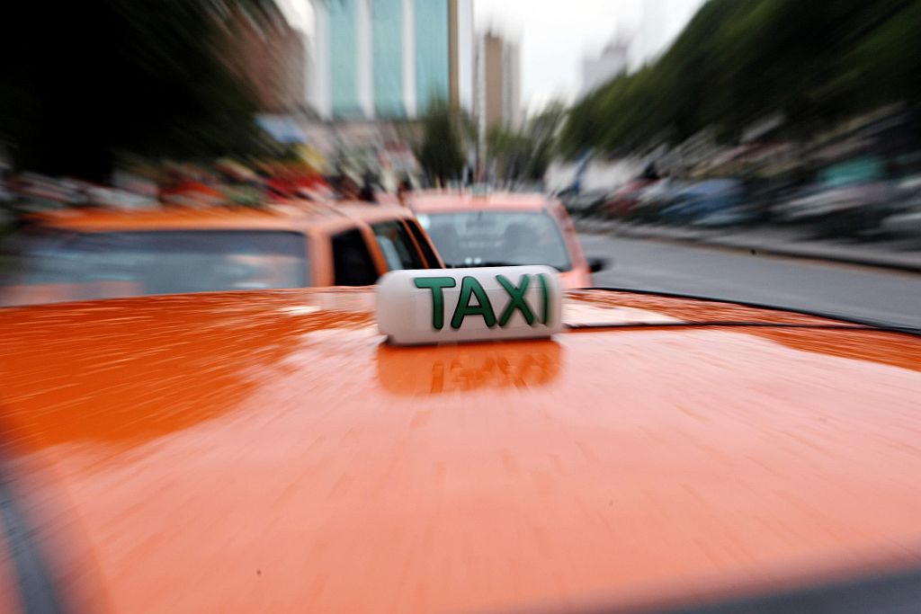 Táxis: Urbs segue lei municipal de 1970, mesmo havendo legislação federal mais recente sobre serviços públicos | Albari Rosa/Gazeta do Povoa