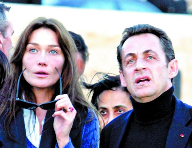 Carla Bruni e Nicolas Sarkozy: casal está sempre na mira da mídia internacional |