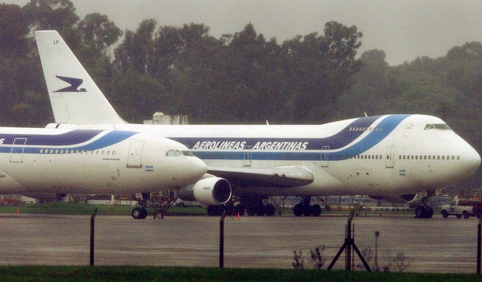 Após longo debate, o senado argentino aprovou a reestatização da Aerolíneas, mas o valor da companhia ainda não foi definido | Reuters/Andres Morag