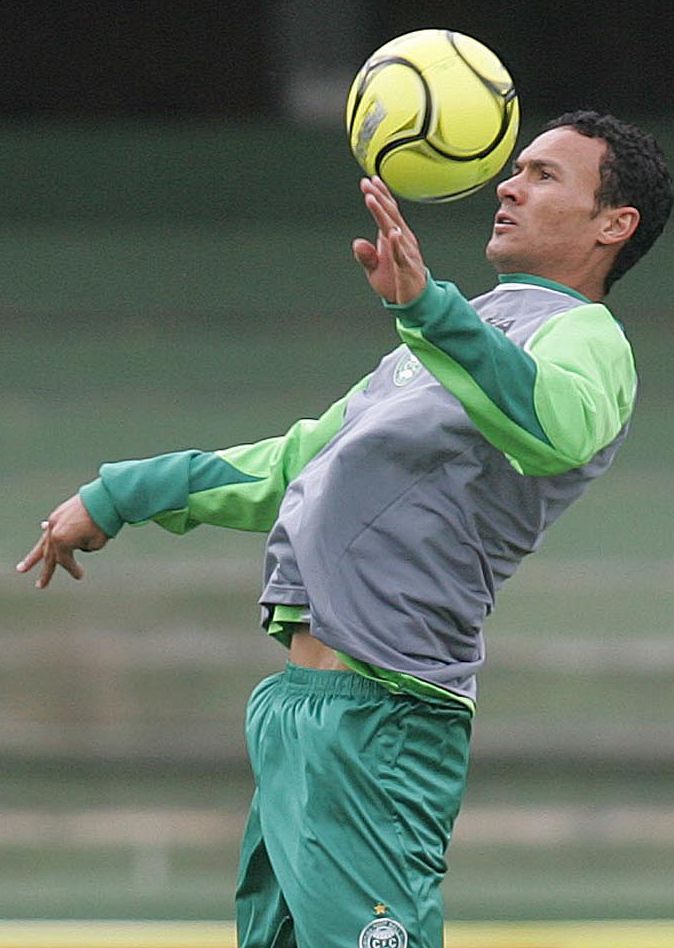 Jeci, quandoa tuava pelo Coritiba: Recuperação é lenta e jogador só volta em 2009 | Valterci Santos / Gazeta do Povo