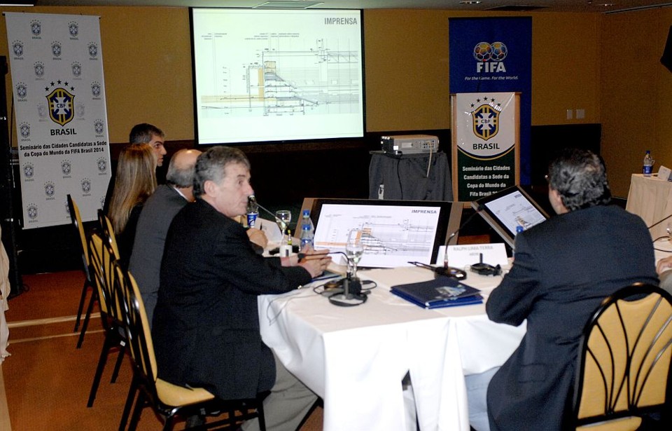 A apresentação da candidatura paranaense foi fechada à imprensa, durou uma hora e deixou boa impressão perante o Comitê Organizador da Copa de 2014. | Samuel Tosta
