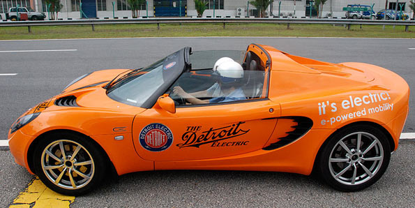 Modelo esportivo inglês é o cartão de visitas da Detroit Electric | Divulgação