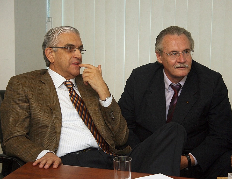 Mário Celso Petraglia, presidente do Conselho Deliberativo do Atlético, e Orlando Pessuti, vice-governador do Paraná, em reunião no Rio, em fevereiro | Márcio Alves