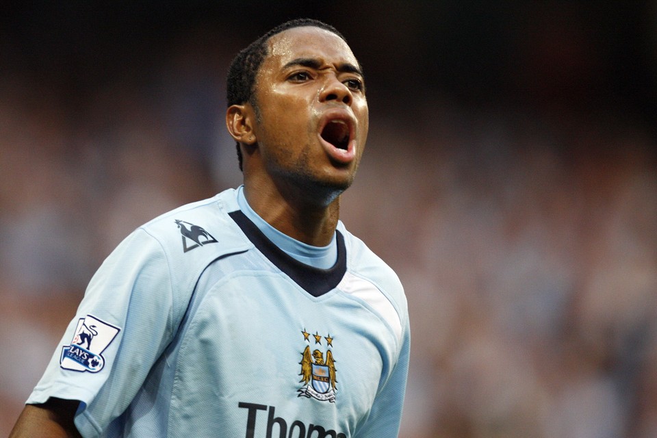 Impressionado com Robinho, técnico do City estuda como deixá-lo livre em campo Gol de falta de Robinho na estréia não impede derrota do City para o Chelsea de Felipão | ADRIAN DENNIS/AFP