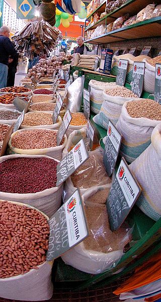 Feijão registra aumento de 43,8% de janeiro a agosto em Curitiba. | Hedeson Alves/Gazeta do Povo/Arquivo