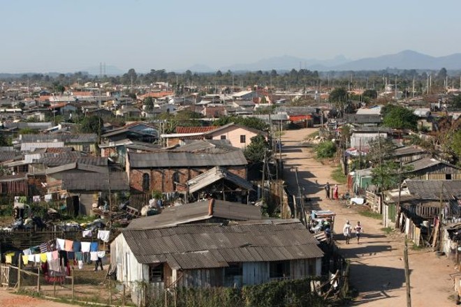 16 horas- Vista geral da Vila Icaraí, no Cajuru, região de Curitiba. Bairro lidera ranking da violência em Curitiba, com 59 mortes violentas no primeiro semestre deste ano. Também está entre as cinco áreas com maior índice de apreensão de drogas e pobreza | 