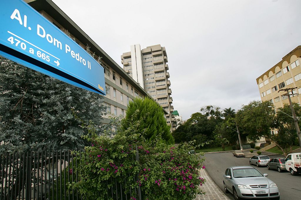 Interrupção da Alemeda Dom Pedro II: futura desapropriação no Condomínio Springfield não está descartada | Daniel Castellano/Gazeta do Povo