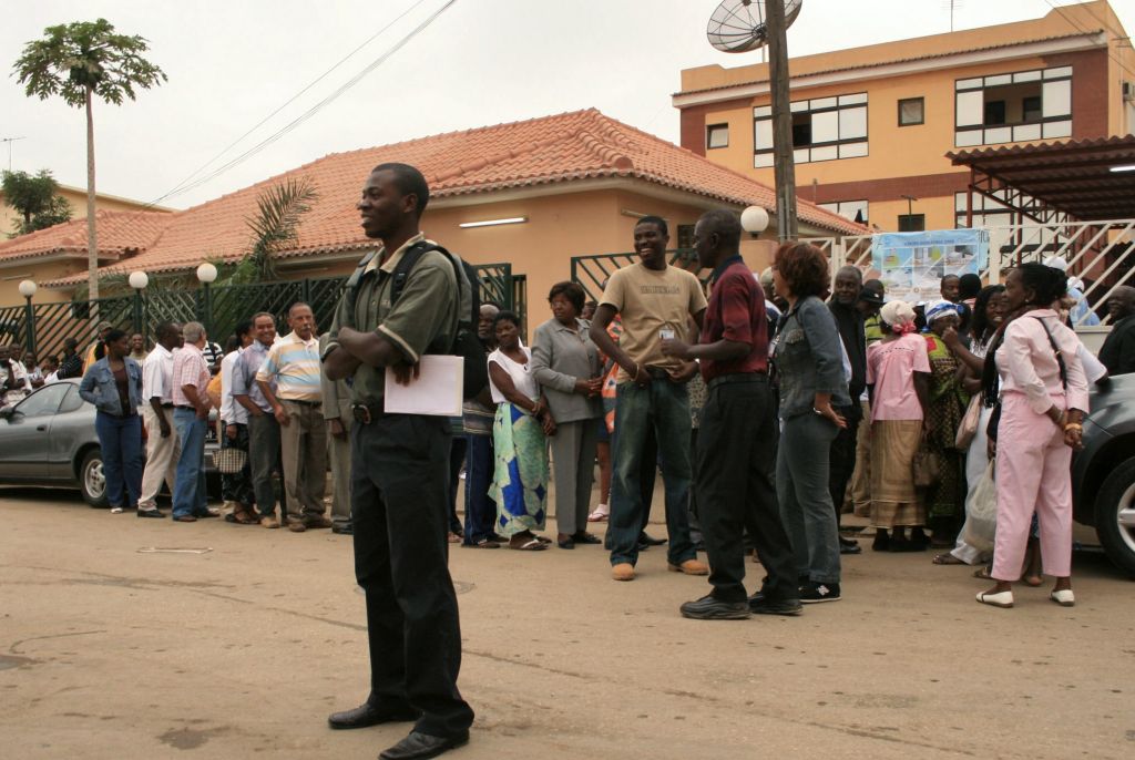 8,3 milhões de eleitores registrados devem comparecer às urnas para votação: expectativa é de que o MPLA mantenha sua maioria no legislativo | Stringer / Reuters