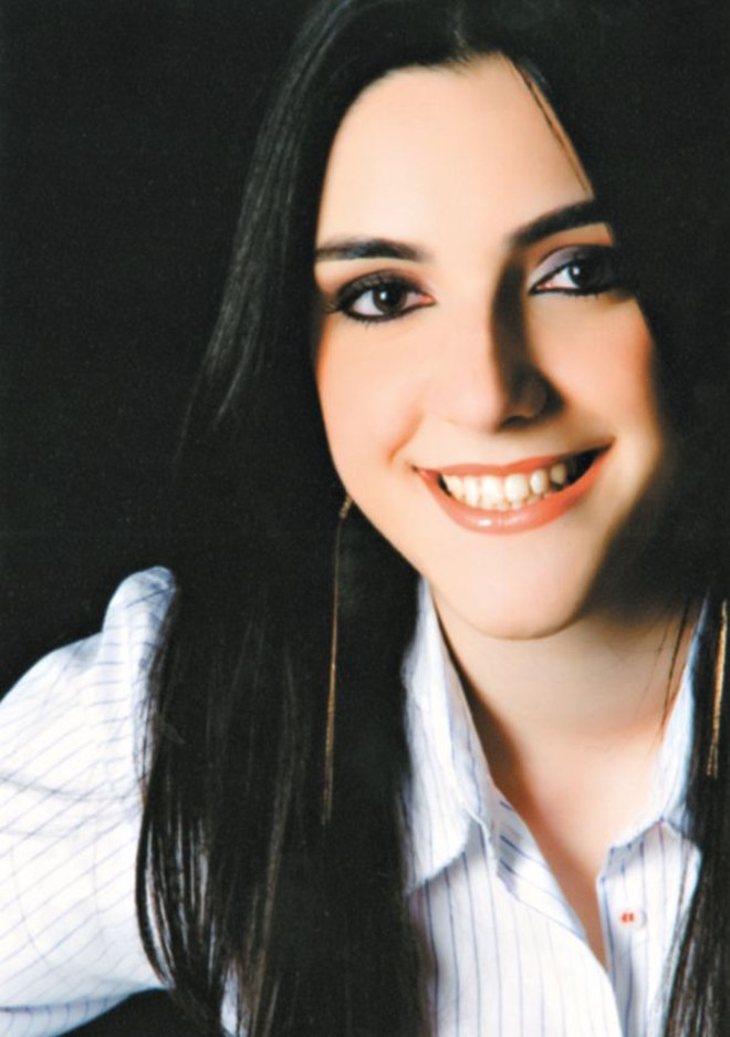 Festa de 15 anos - A bonita jovem Eloísa França Túlio comemorou aniversário em badalada festa no Scalinata, que com muita animação estendeu-se até o amanhecer. Filha de Jussara e Marcelo Henrique Túlio é neta de Stella e Silvano Túlio | 