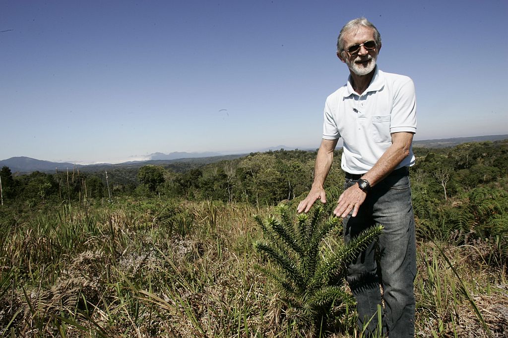 Instalei (com o dinheiro repassado pela SPVS) seis quilômetros de cerca a um custo de R$ 5 mil, o que eu não conseguiria pagar sozinho. José Orlando Crema, sobre o incentivo recebido para a proteção florestal no Sítio Sossego | Aniele Nascimento/Gazeta do Povo