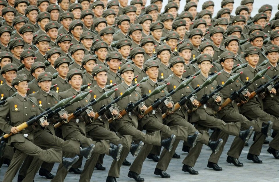 Parada militar comemorou os 60 anos da fundação da Coréia do Sul | Kyodo / Reuters