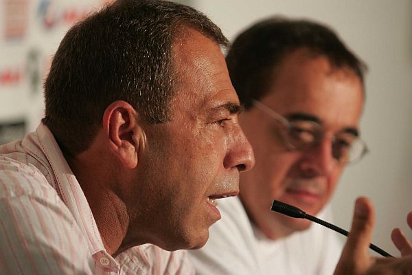 Montenegro (em primeiro plano) tenta novo mandato como presidente do Botafogo | Marcelo Regua / Ag. O Dia