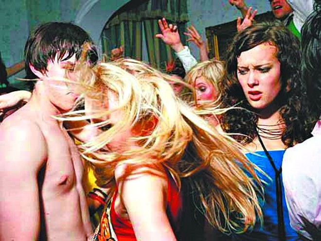 Skins: juventude na tela sem viés educativo | 