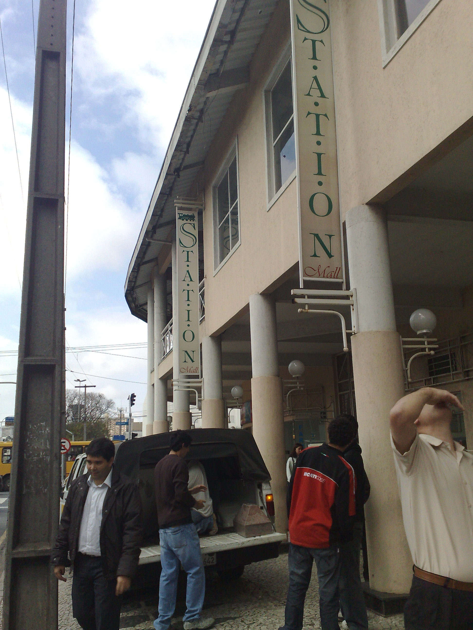 Comerciantes foram forçados a abandonar o shopping Station Mall | João Varella / Gazeta do Povo