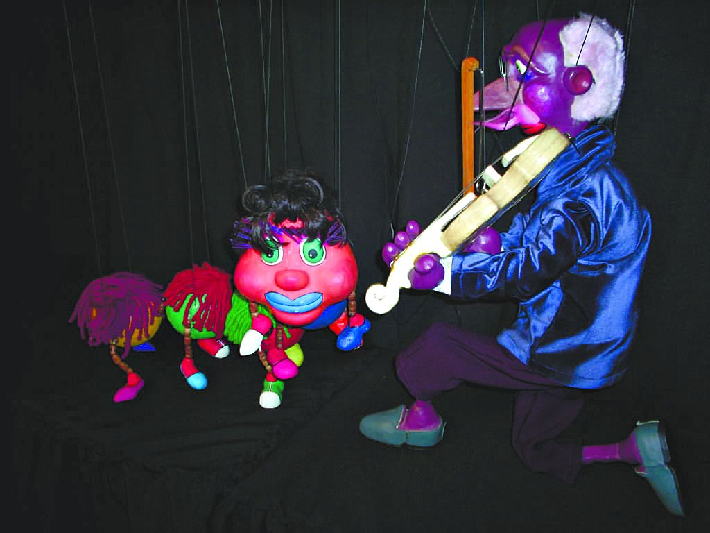 A peça, que será apresentada nestes sábado e domingo, conta a viagem de dois amigos à cidade grande | Divulgação