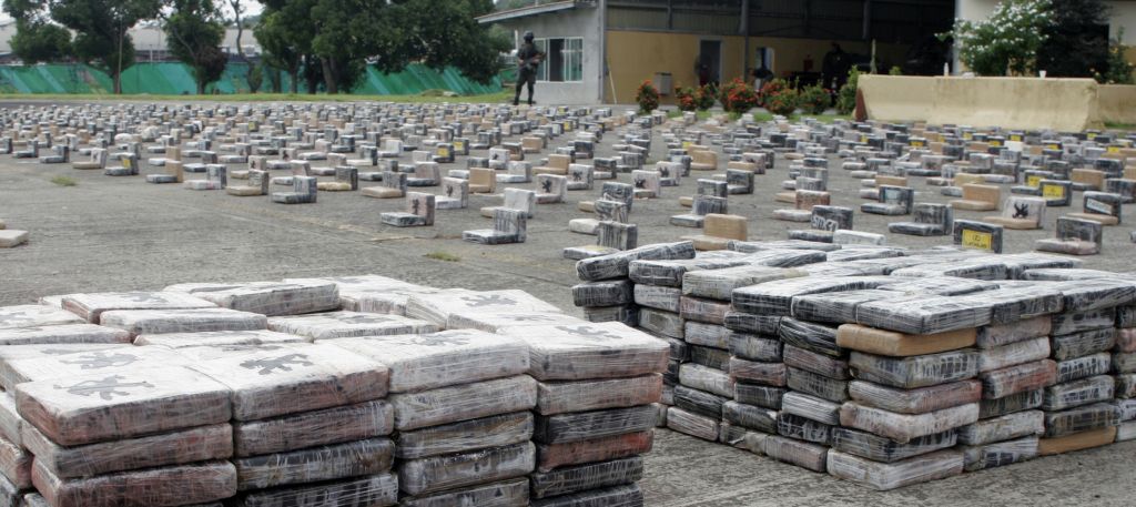 Comissão integrada por FHC pede esforços contra o consumo de drogas ilícitas: repressão à produção ao tráfico | Alberto Lowe / Reuters