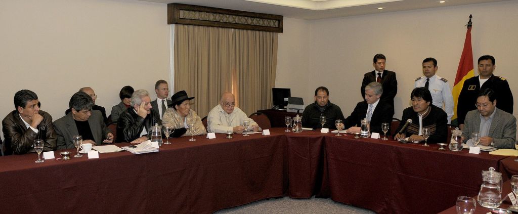 Evo Morales negocia com lideranças do departamento de Cochabamba, na Bolívia | Danilo Balderrama / Reuters