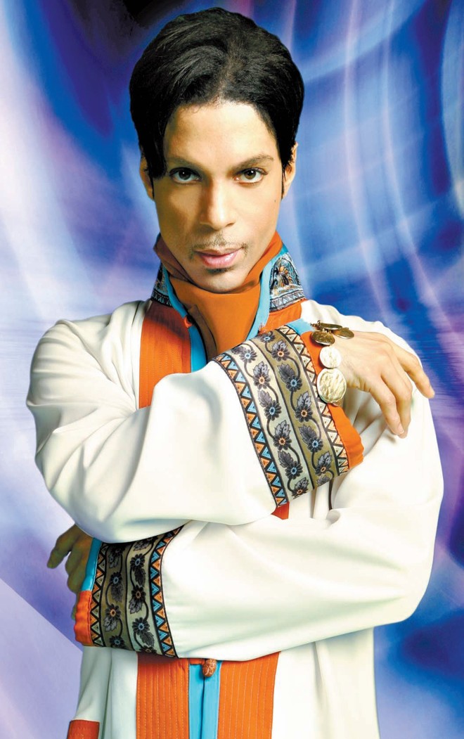 Prince não para de surpreender: distribui CD de graça |