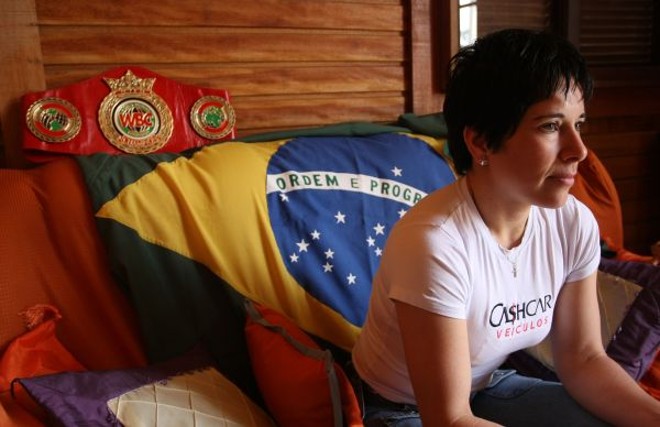 ...e com o cinturão, ontem, em casa | 