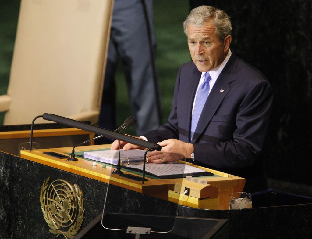 Bush falou durante discurso na Assembléia Geral da ONU que número de nações aliadas ao terror está descrescendo no mundo, nações que mantiverem o terror estão "fadadas ao isolamento" | Chip East / Reuters