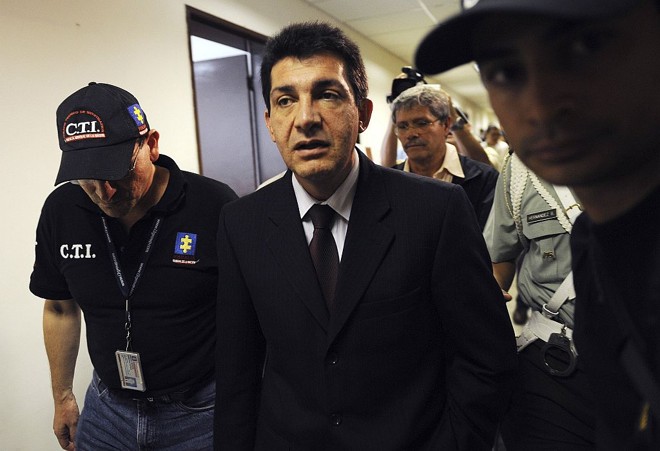 Irmão do ministro Fabio Valencia nega acusações de envolvimento com crime organizado: suspeita de ligação ao ex-comandante paramilitar de direita Daniel "Don Mario" Rendon | Stringer / Reuters