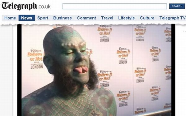 Hom-lagarto foi prestigiar museu que reúne 500 objetos bizarros | Reprodução / Telegraph