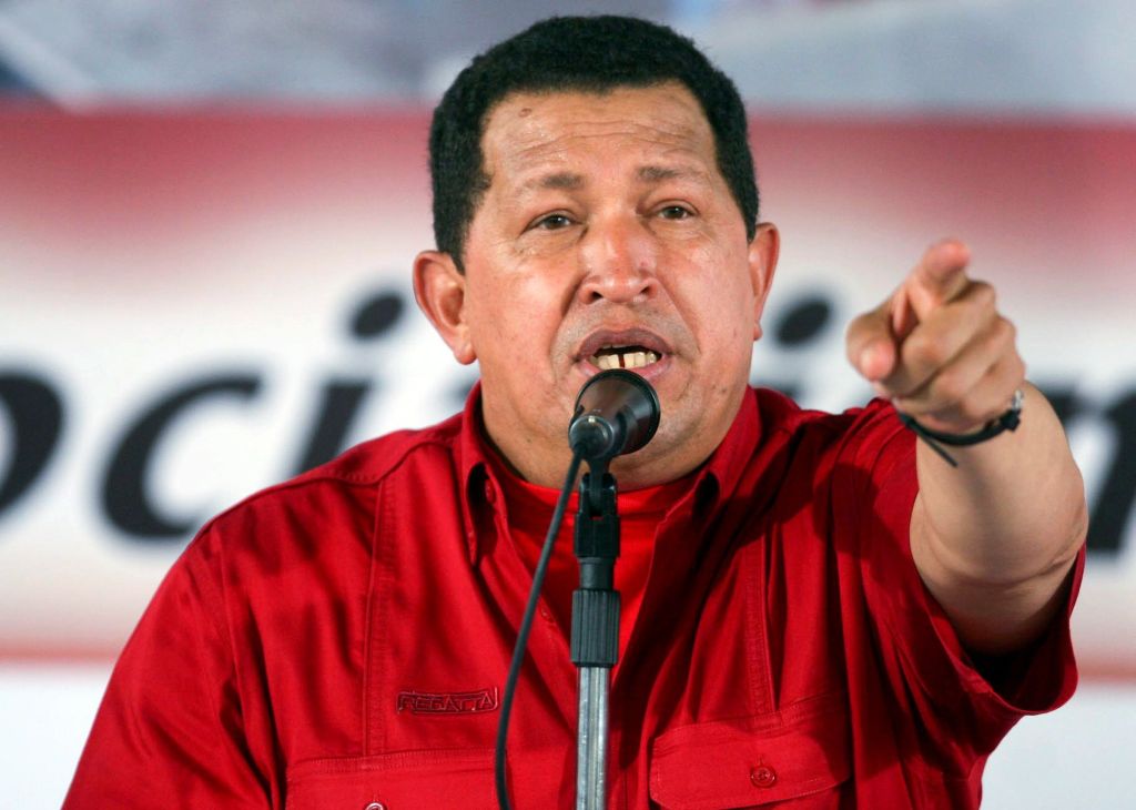 Dedo na ferida: a Venezuela de Chávez desperdiça petróleo. | Miraflores Palace / Reuters
