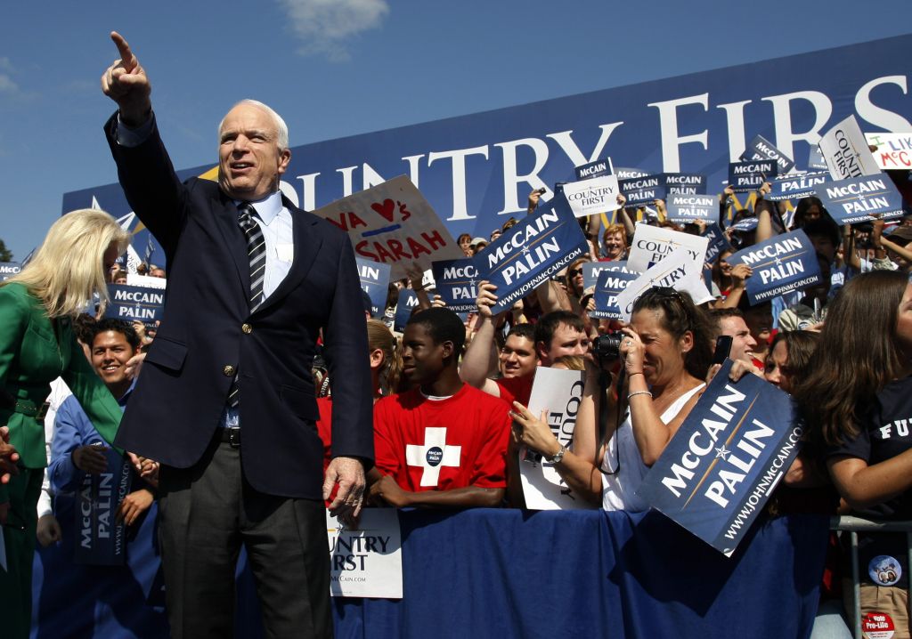 Pesquisa que entrevistou 2.714 eleitores aponta McCain com uma vantagem de cinco pontos percentuais para o democrata Obama | Jason Reed / Reuters