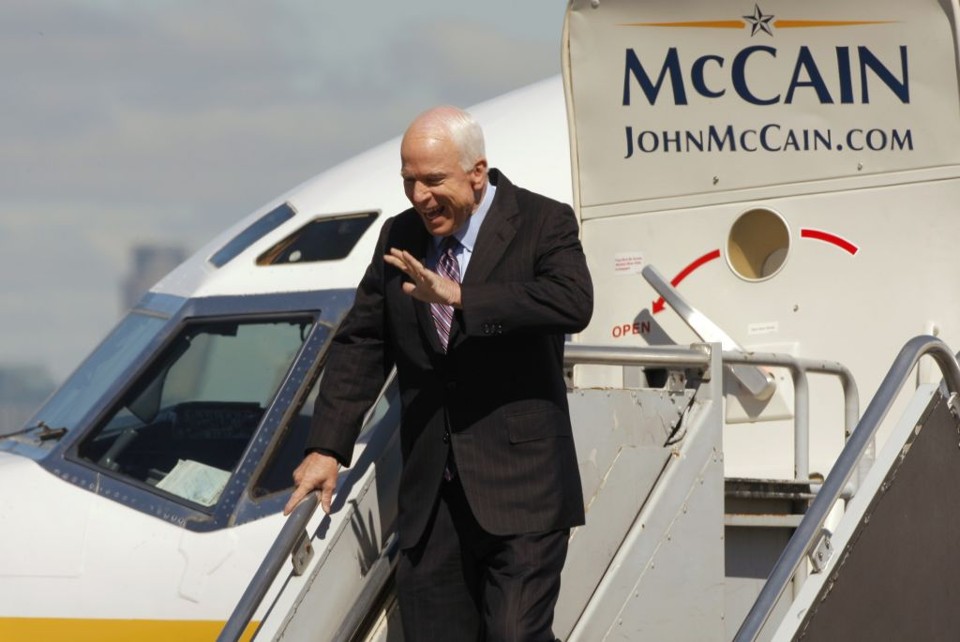 McCain foi acusado por Obama na semana passada de que o foco do republicano era no Iraque ao invés de perseguir a Al Qaeda | Brian Snyder / Reuters