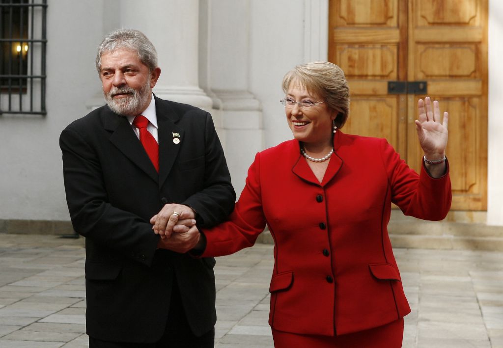 Lula ao lado de Michele Bachelet não quer que o encontro na Bolívia seja considerado uma interferência externa de vizinhos sulamericanos | Eliseo Fernande / Reuters