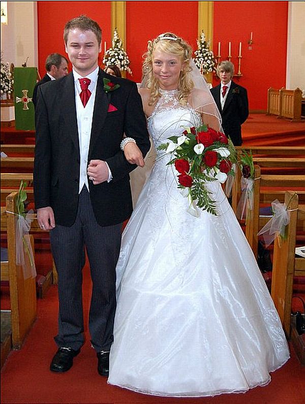 Vestido de Heather custou apenas R$ 0,15 no eBay | Reprodução / Mail Online