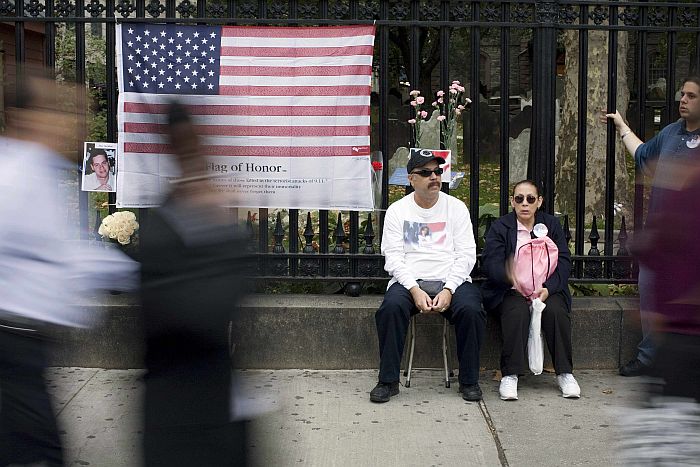 Familiares esperam para homenagear as vítimas do atentado ao World Trade Center | Eduardo Muñoz/Reuters