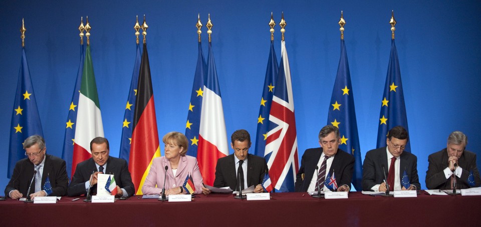 Os líderes europeus anunciaram uma série de medidas logo após a reunião sobre a crise internacional; apesar de alguns acordos, divergências permanecem | Philippe Wojazer/Reuters