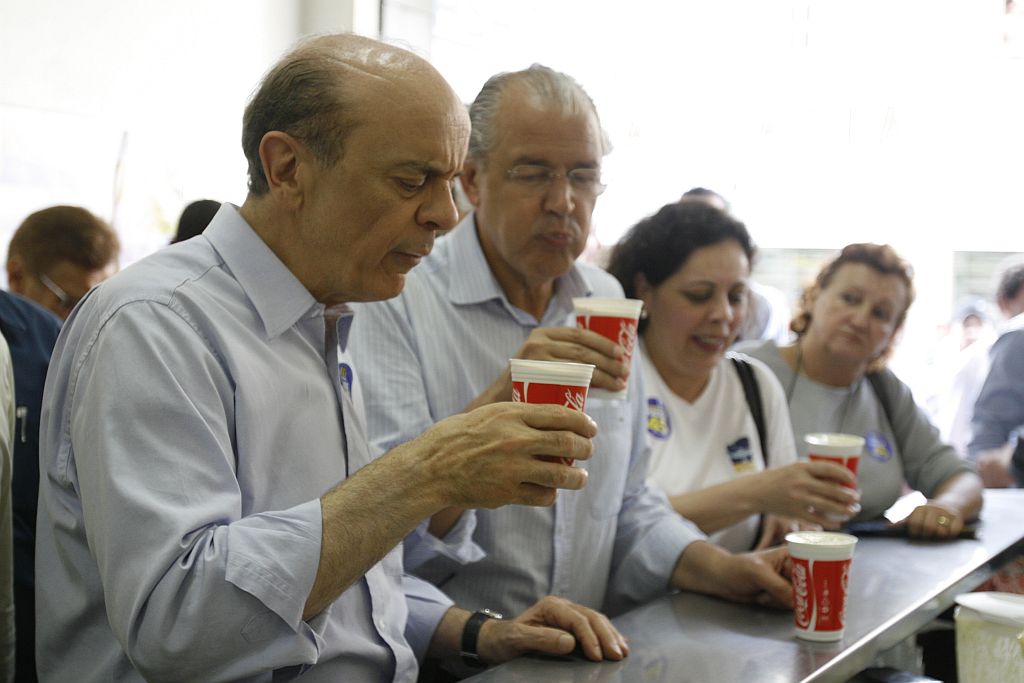José Serra em campanha por Hauly: o deputado imitou Lula e deu sorte. | Gilberto Abelha/Jornal de Londrina
