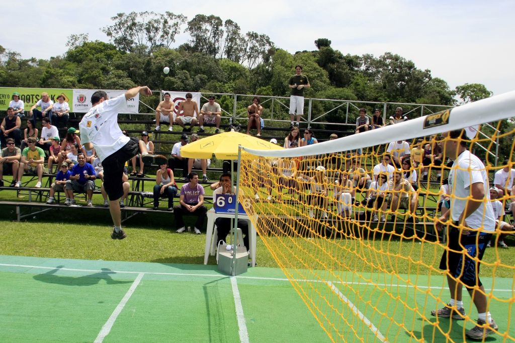 O evento de oficialização do footsack teve jogos de exibição, em que os praticantes mostraram muita habilidade | Daniel Derevecki/ Gazeta do Povo